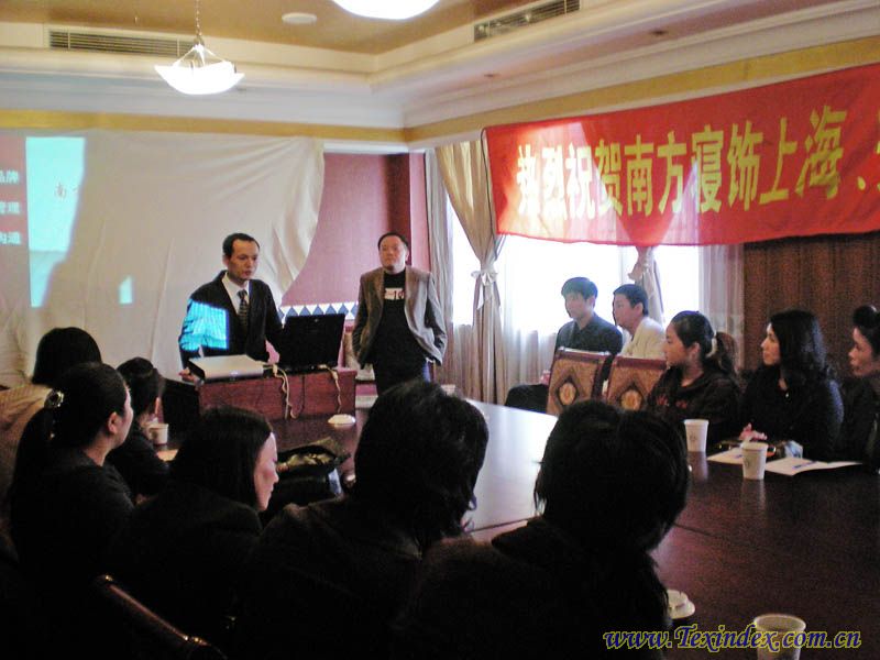 �Ϸ�����Ϻ����տ͑�(h��)��(hu�� )������_(k��i)