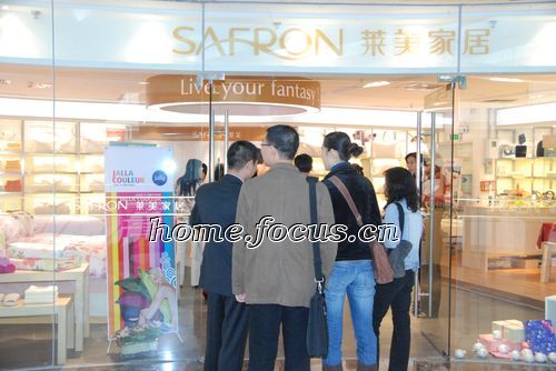 ղ��£��ݳ�Ʒ��(j��ng)�I(y��ng)�ߵ��ݳޑB(t��i)��