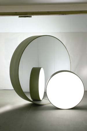 ���ߡ�ǰ�l�ɡ��b�c(di��n)��(g��)�ԼҾ�