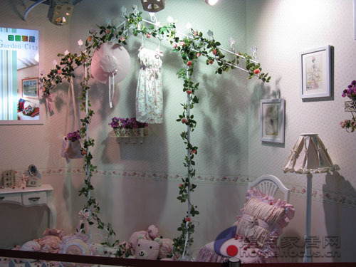 �r(sh��)����Ʒ���c��(chu��ng  )�£����ڇ��H�Ҽ�չ�����