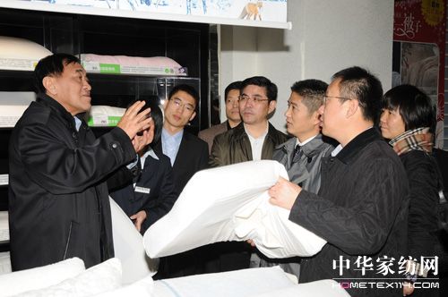 �Pʢ�����ԼҼ�Փ���R���(hu�� )�ں��T(m��n)���_(k��i)