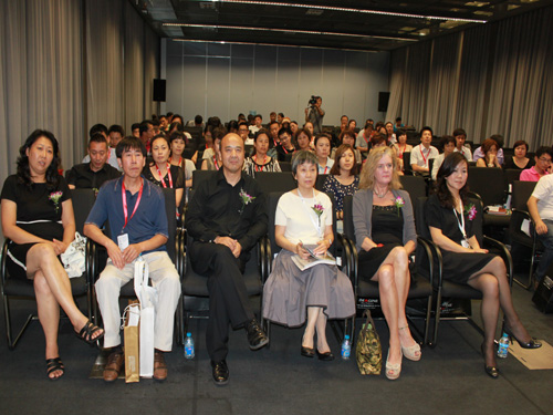 ����������ʽ�Ҽ��l(f��)չ�߷�Փ�����e�k