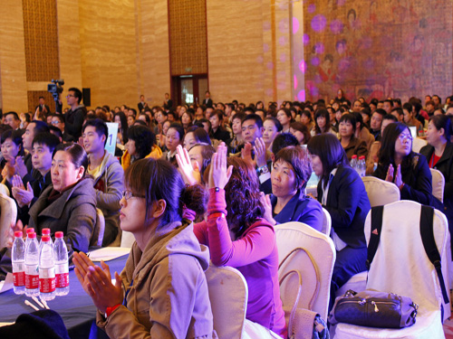 �Pʢ���{�{paisley��׌��(m��ng)���v�w