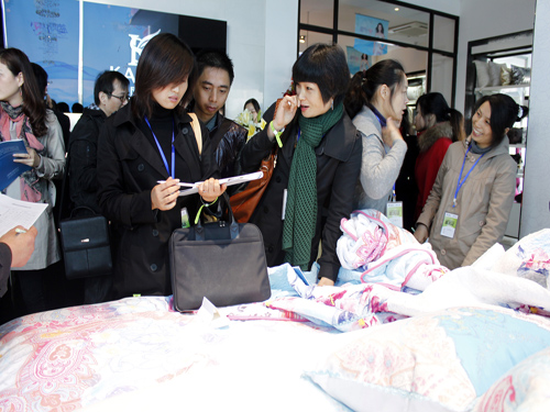 �Pʢ���{�{paisley��׌��(m��ng)���v�w