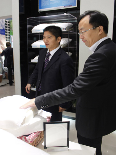 �Pʢ���{�{paisley��׌��(m��ng)���v�w