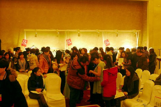 ���R��2012����Ů�b����ӆ؛��(hu�� )�A�M(m��n)�e��