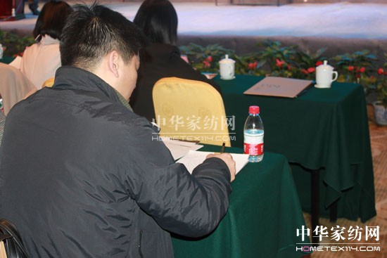 ɯ��2012������Ʒ�l(f��)����(hu�� )¡�����_(k��i)