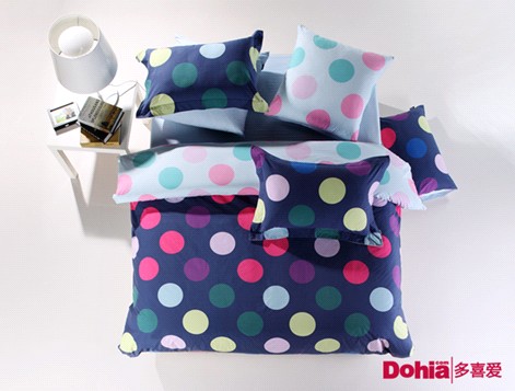 ��ϲ��(��i)��Ʒ���У���ɫ֮;���L(f��ng)�д���