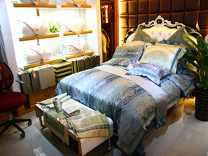 ���Q���ҼҼ��M(j��n)�v������ɯ�W���R˹