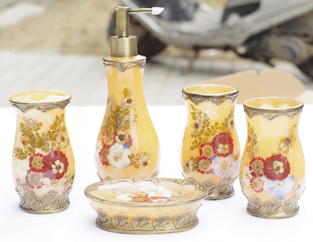 �Ҿ���Ʒ15�����(sh��)֬�lԡ�׼�