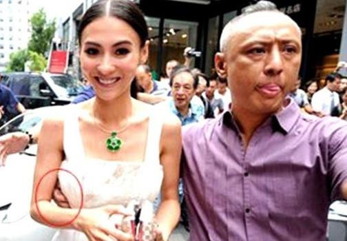 �R���P�I(l��ng)�10��Ů�Ǳ��S���(ch��ng)PK