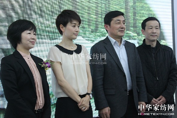 ����Ч��ϯ���Ҽ���չ��(hu�� )�٬F�߳�