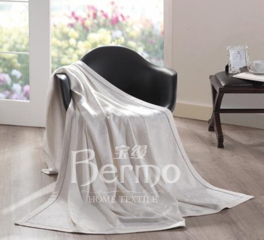 ���z��(��i)��ɫ  �ұ�������pӯ