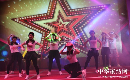 2014"��(chu��ng  )��•�A(y��ng)δ��(l��i)"�Pʢ�ﶬ��Ʒ�l(f��)����(hu�� )��Ļ