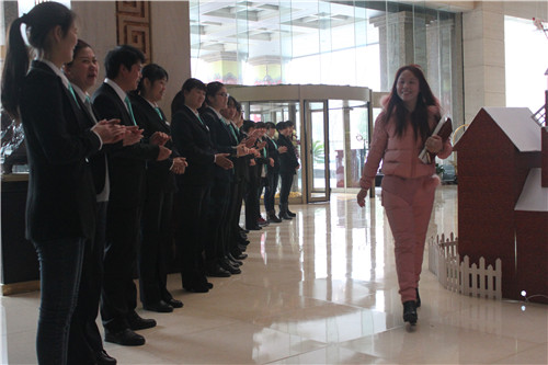 ʥ���R2015�괺����ƷƷ�b��(hu�� )ʢ���_(k��i)��