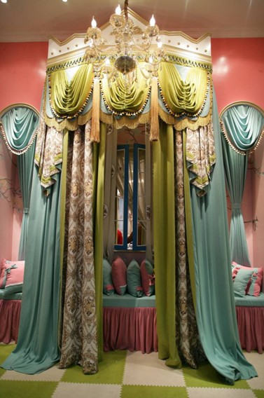 ��ɫ�ߔ̚���f(w��n)ǧ