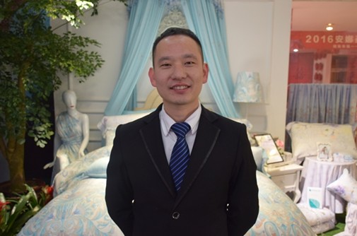 ���A(y��ng)•���𺽡�