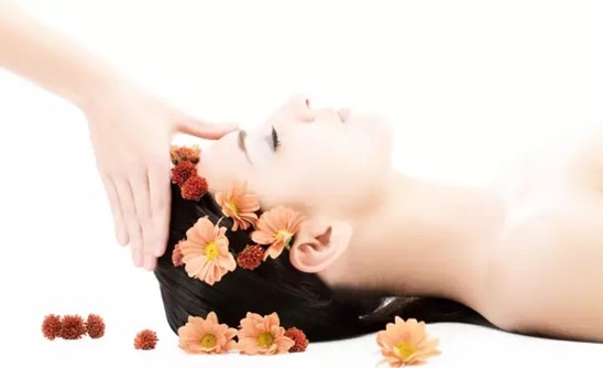 Ů�����@�ӟ��ɵ����z���D��zS+��Ů�����(l��i)��