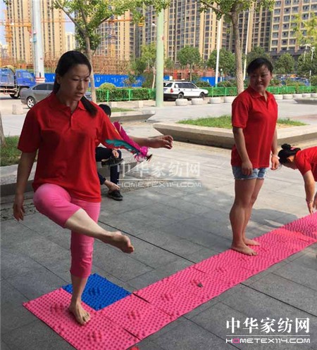 ������ؾ�Ӣ�R������ϵ�＾�l(f��)չ��