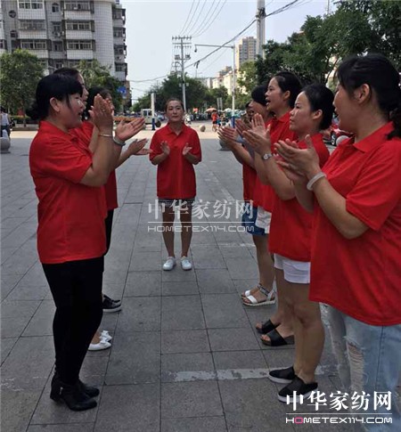 ������ؾ�Ӣ�R������ϵ�＾�l(f��)չ��