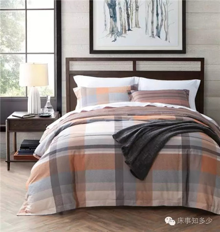 ����Ҽ���һ��ɫ����(l��i)�����ζ���ħ����