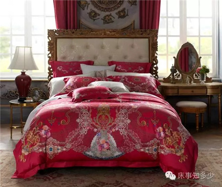 ����Ҽ���һ��ɫ����(l��i)�����ζ���ħ����