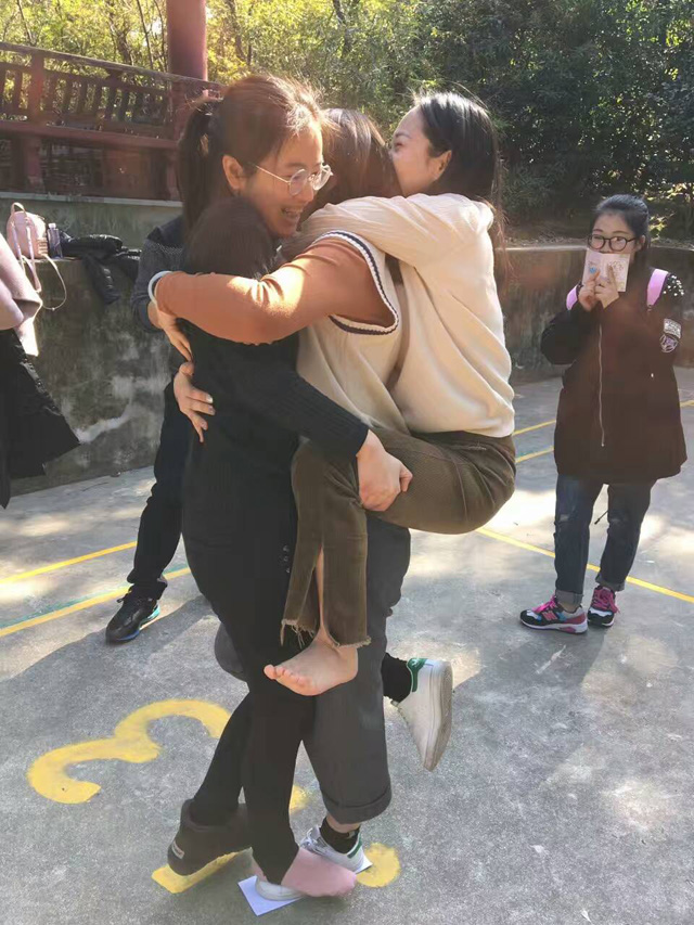 �Pʢ�Ҽ�2017������Ʒȫ��Ѳ����Ӗ��(hu�� )����һվ�ڽ�����ʽ���_(k��i)�Ļ��