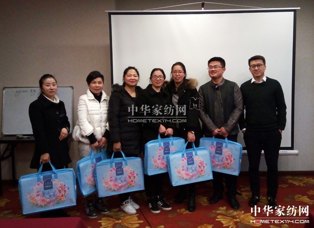 �Pʢ�Ҽ�2017������Ʒȫ��Ѳ����Ӗ��(hu�� )����һվ�ڽ�����ʽ���_(k��i)�Ļ��