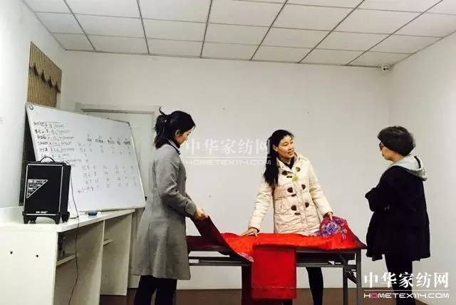 �Pʢ�Ҽ�����Ӣ�Ƽ��S�����(m��ng)��Ⱥ�t����־�ڎp����