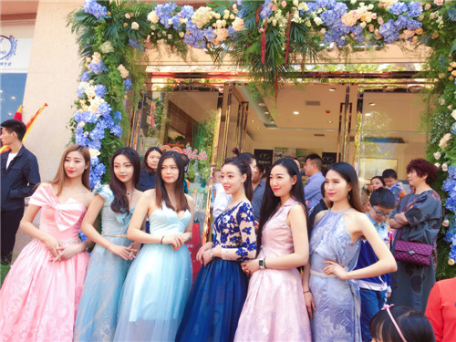 �Ԛ�����Ĳ��Ȼ�����@ôһ�ҳ���Pʢ�Ҽ��w��!