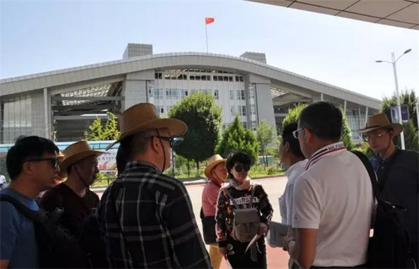 �ຼ�Ҽ�����(zh��)��һ��һ·�����M(j��n)�½�֮������˹վ