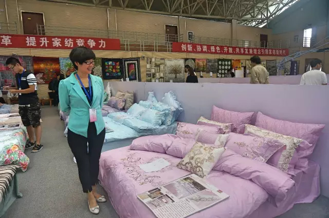 �Ҹ�������ζϯ����ͨ������������300���Ҽ��a(ch��n)Ʒ��Ů�����