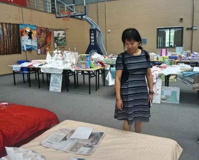 �Ҹ�������ζϯ����ͨ������������300���Ҽ��a(ch��n)Ʒ��Ů�����