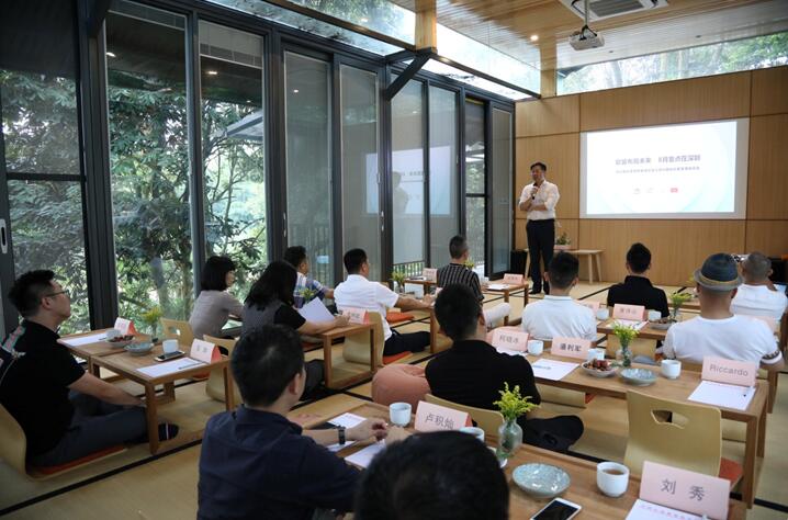 ����Ȼ���ؾ�����������һ��(ch��ng)���ӵİl(f��)����(hu�� )