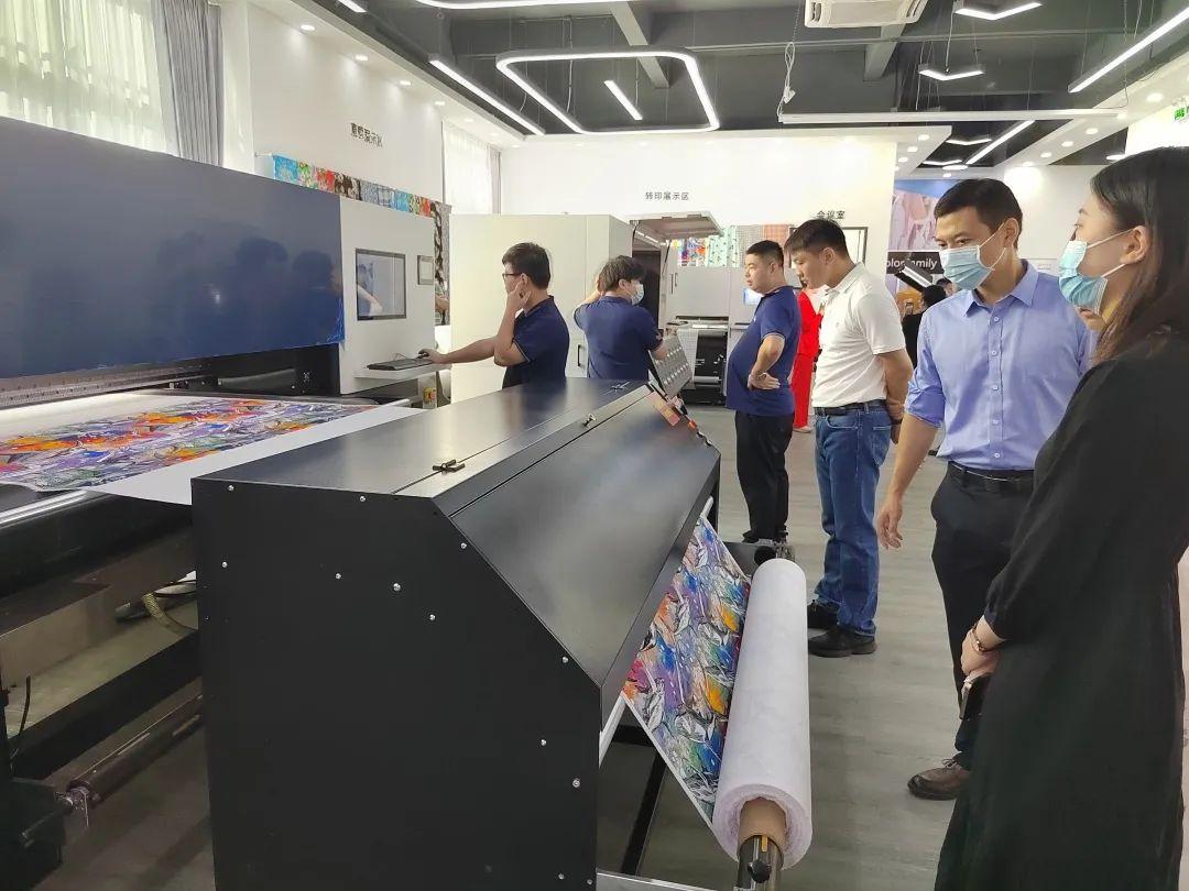 ��ʼ���Ʒ���aӡˇչʾ���ĳɹ���Ļ���F��(ch��ng)�l(f��)������ذ���Ʒ