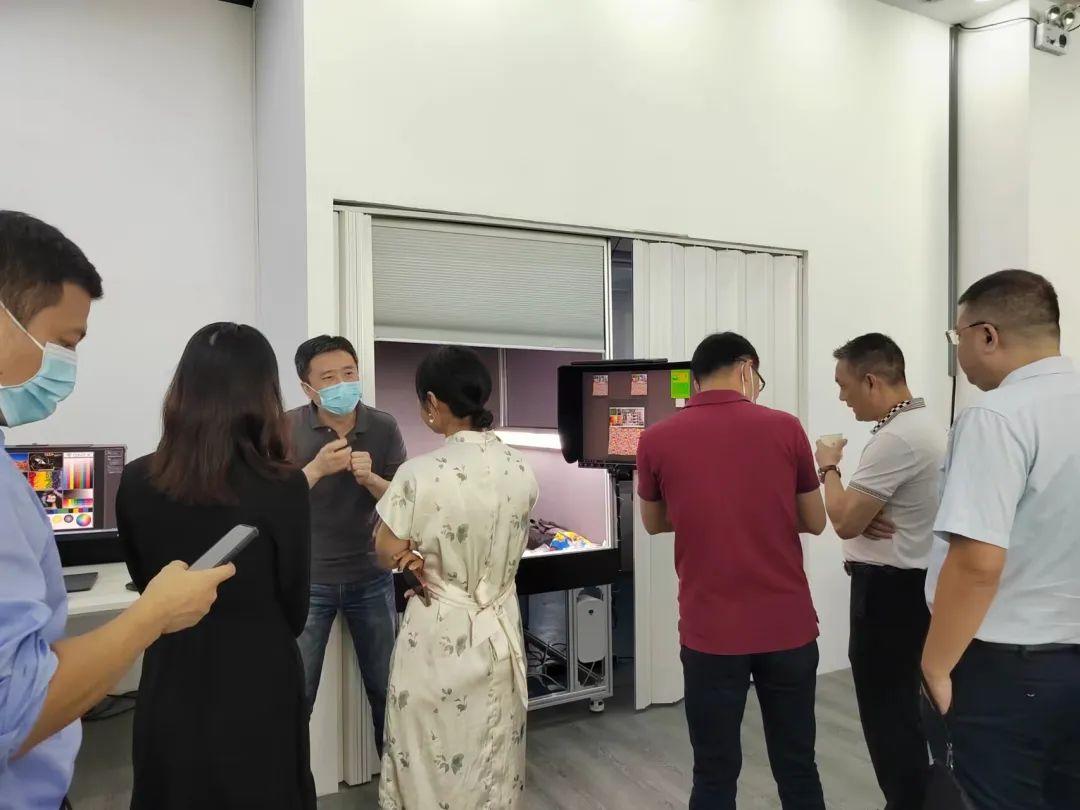 ��ʼ���Ʒ���aӡˇչʾ���ĳɹ���Ļ���F��(ch��ng)�l(f��)������ذ���Ʒ